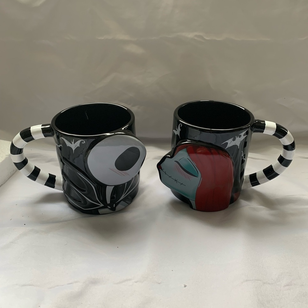 New! The Nightmare Before Christmas 20
Oz. Mug Set